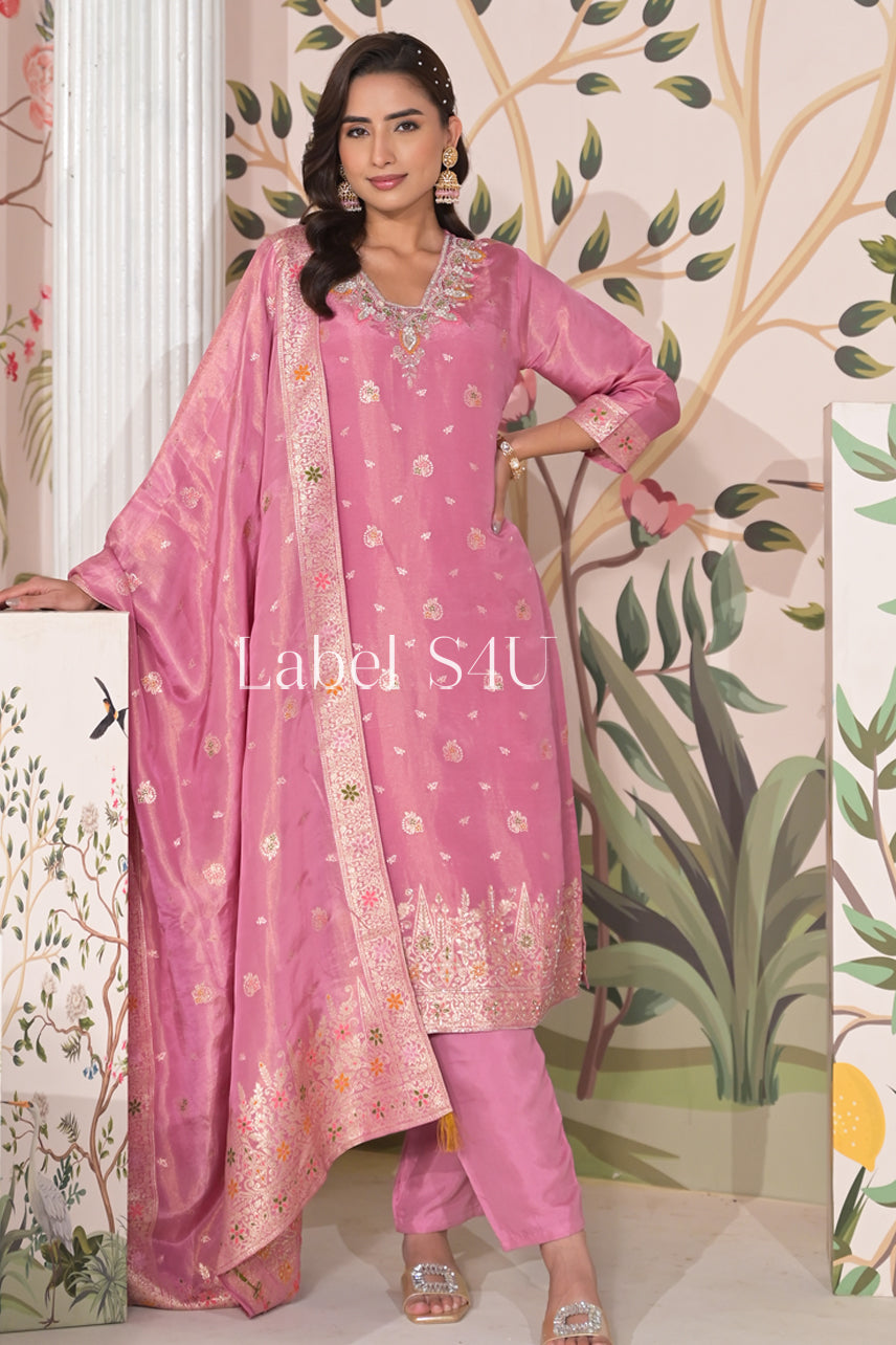 Gulabi Aura-Suit Set