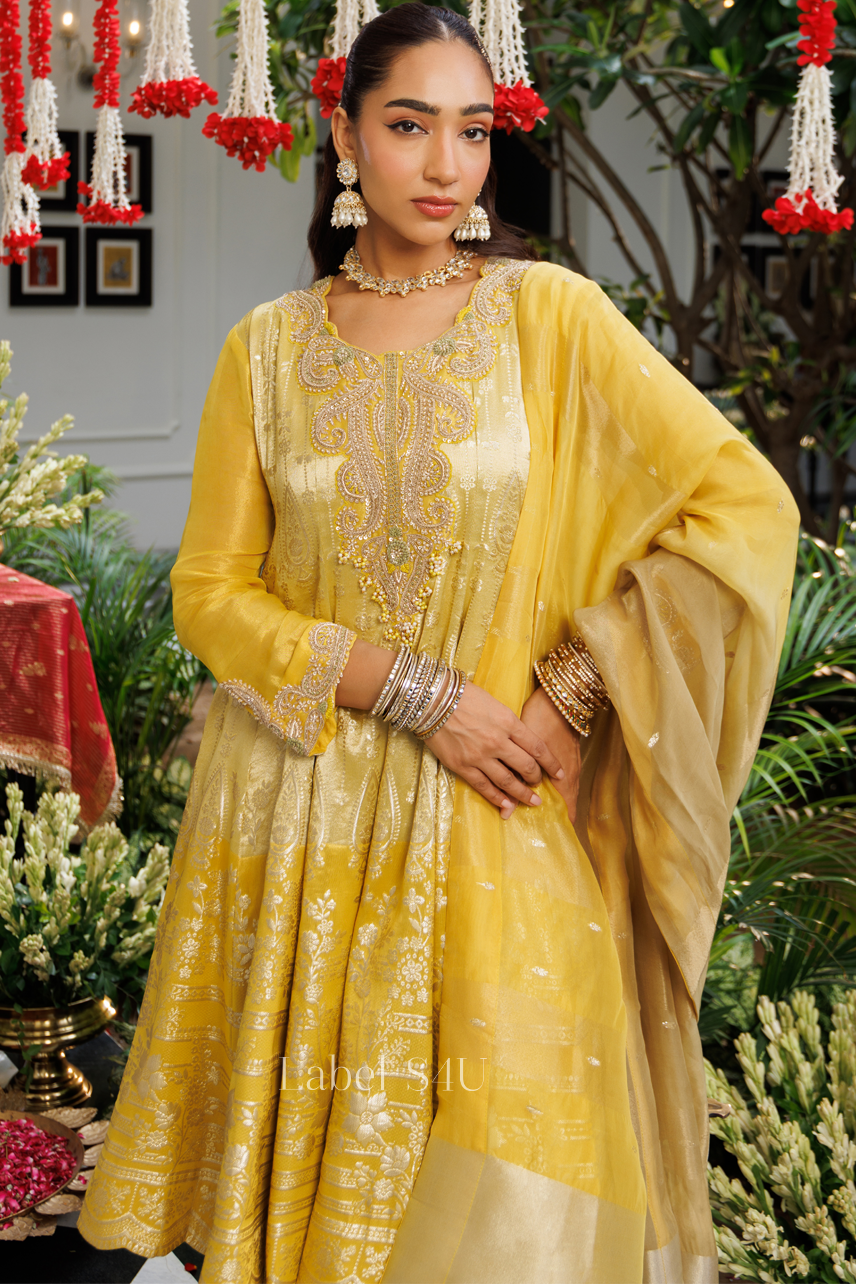 Sunehri Bloom Embellished Anarkali Set
